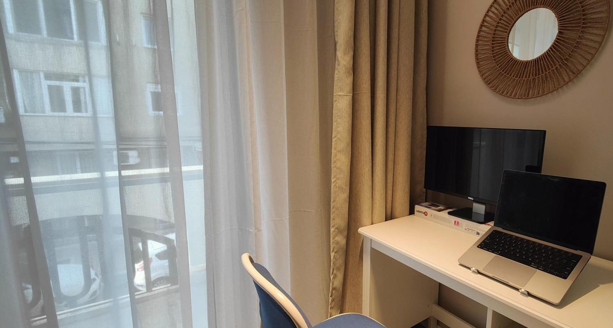 Downtown Breeze Apartment *